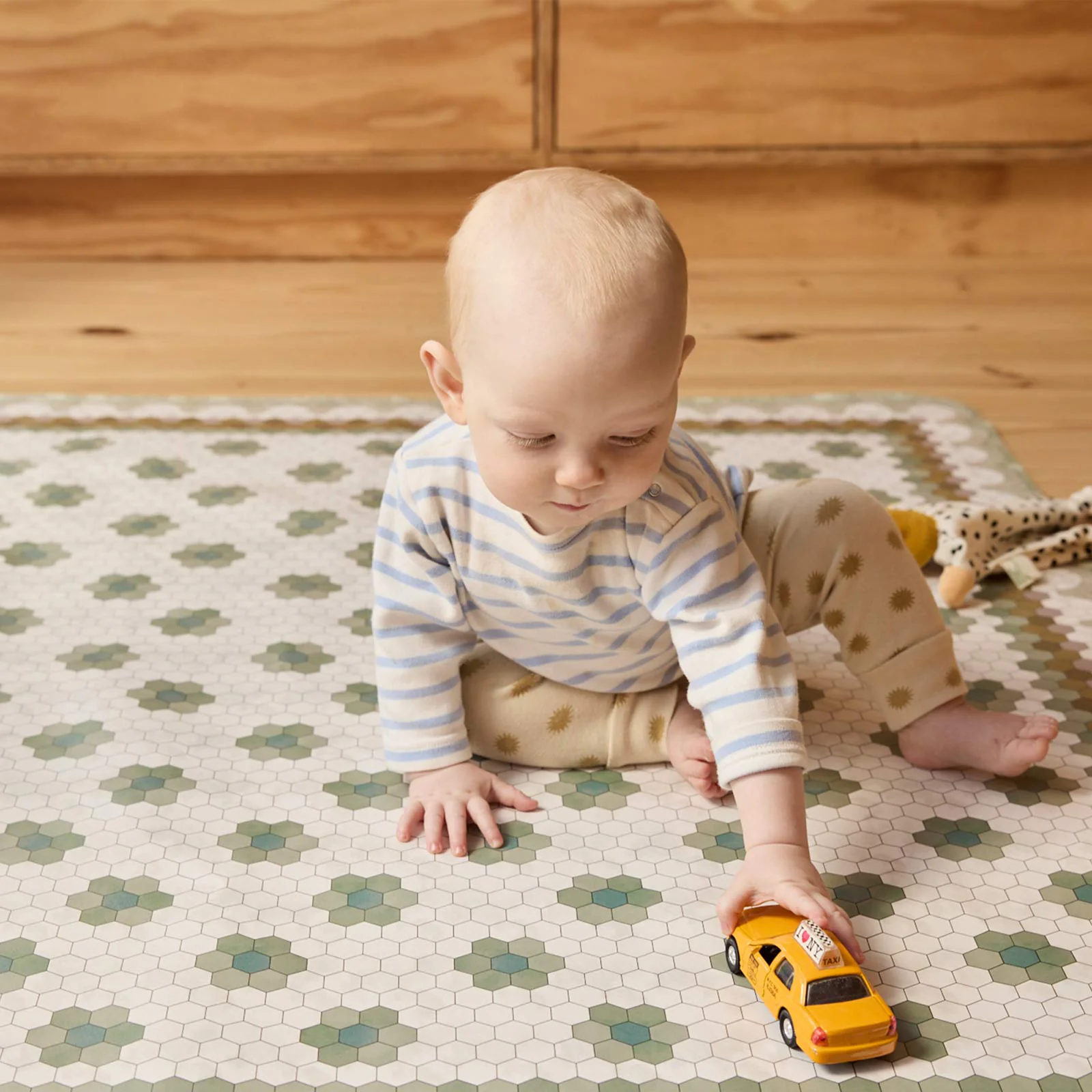 Anywhere Highchair Mat | Daisy - Image 3