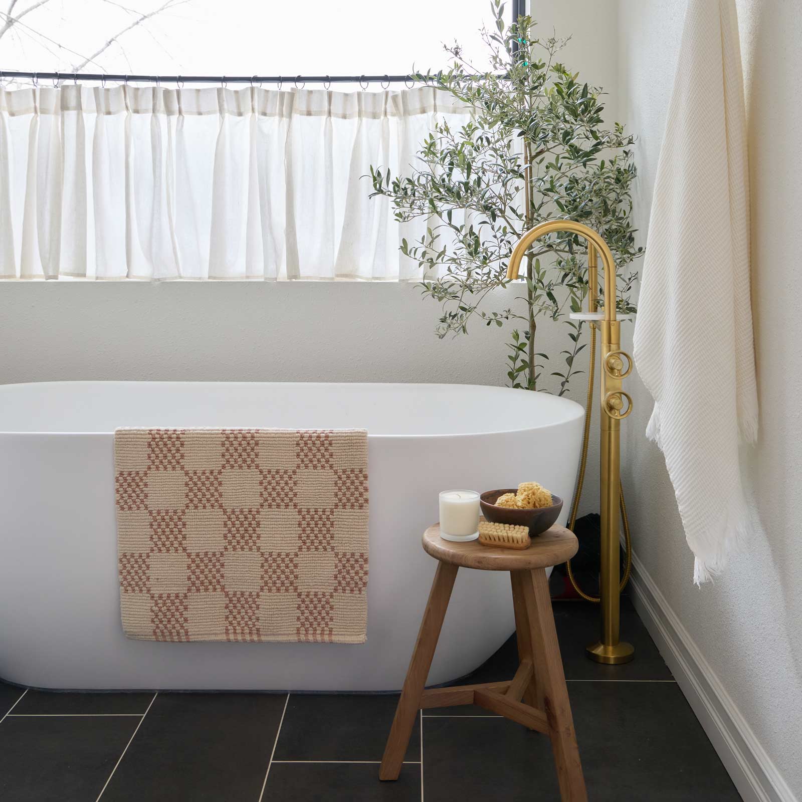 Comfy Bath Mat | Checks - Image 4