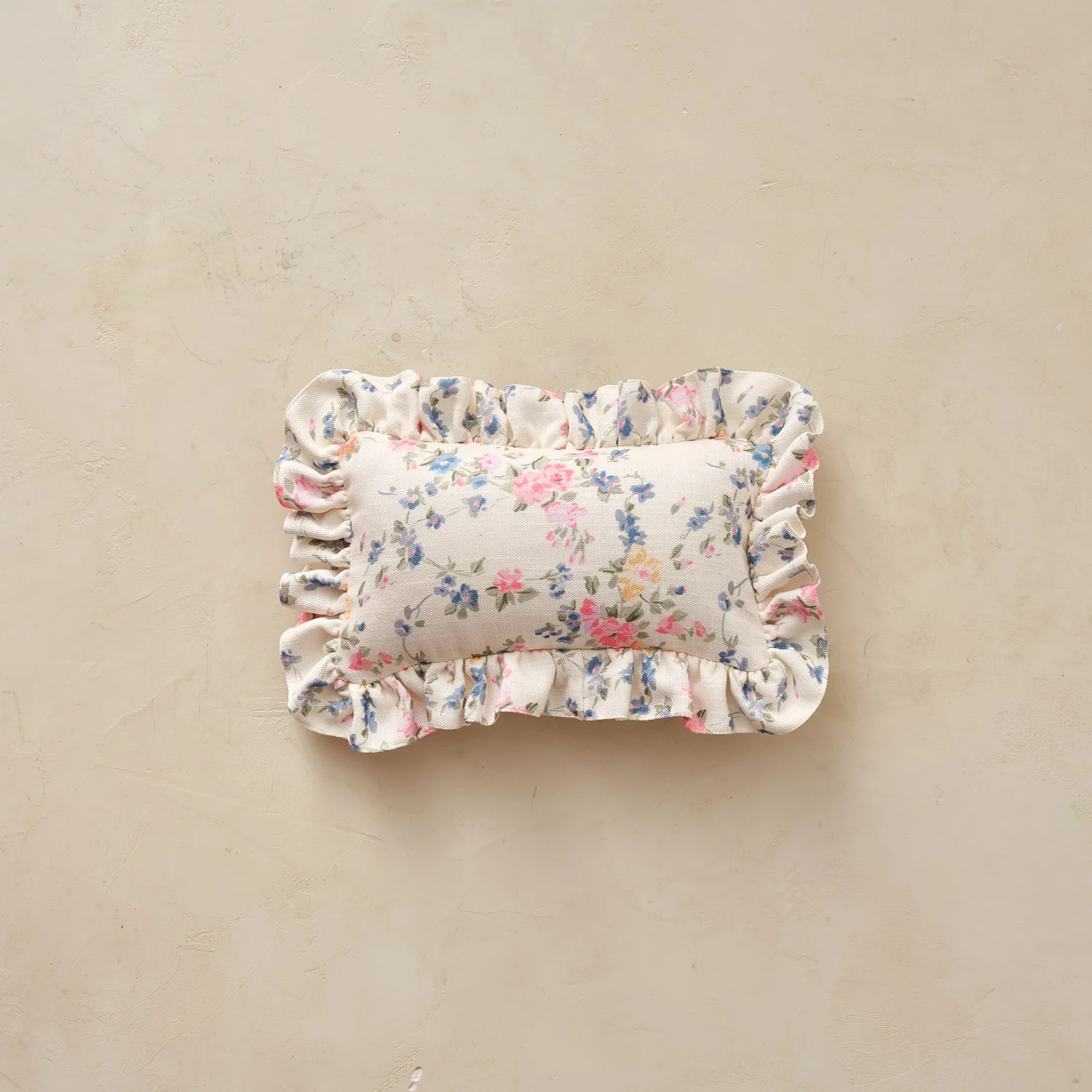 Mini Ruffle Pillow | Ellie